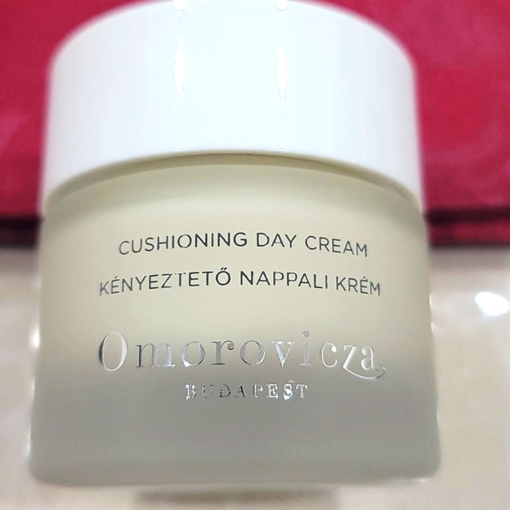 COPY - Omorovicza Cushioning Day Cream